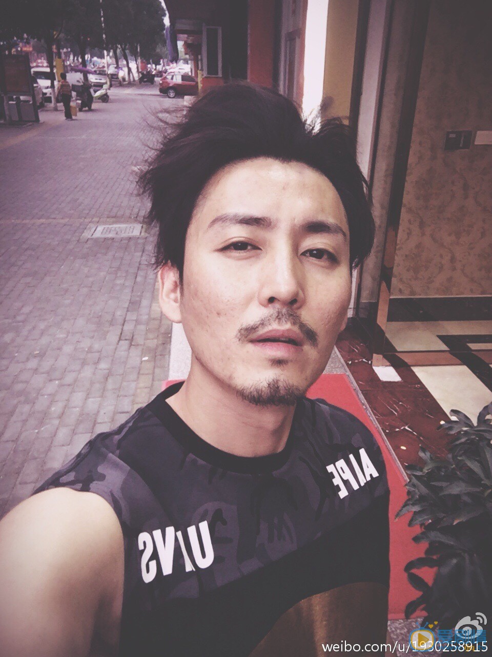 王泷正生活照 王泷正高清写真_王泷正高清剧照
