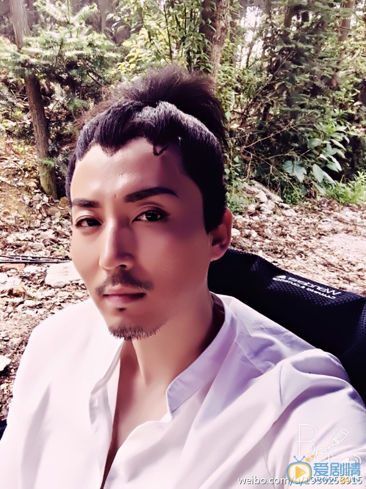 王泷正片场照 王泷正高清写真_王泷正高清剧照