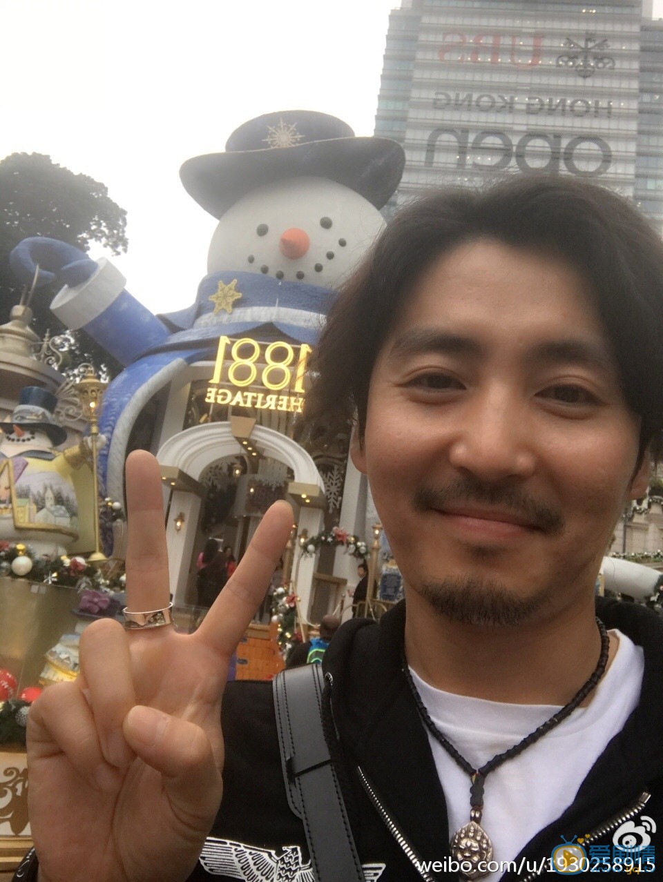 王泷正生活照 王泷正高清写真_王泷正高清剧照