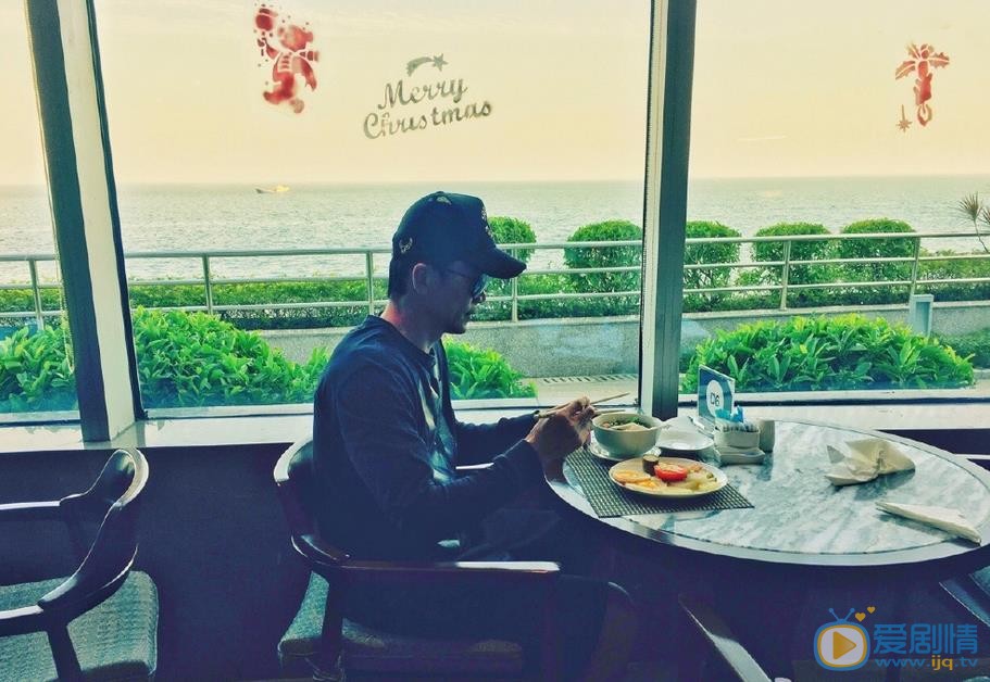 邹兆龙生活照 邹兆龙高清写真_邹兆龙高清剧照