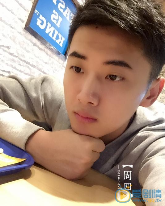 杨韬歌生活照 杨韬歌高清写真_杨韬歌高清剧照
