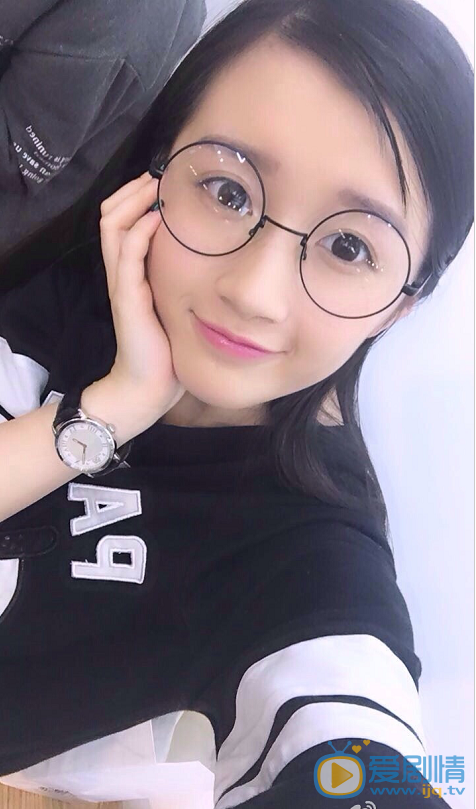 李浩菲生活照 李浩菲高清写真_李浩菲高清剧照