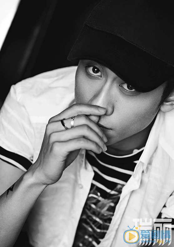 张一山杂志写真 张一山高清写真_张一山高清剧照