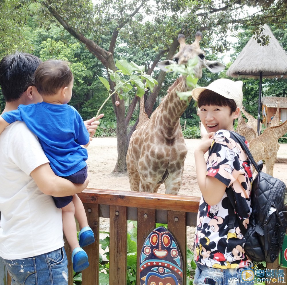 代乐乐全家福 代乐乐高清写真_代乐乐高清剧照