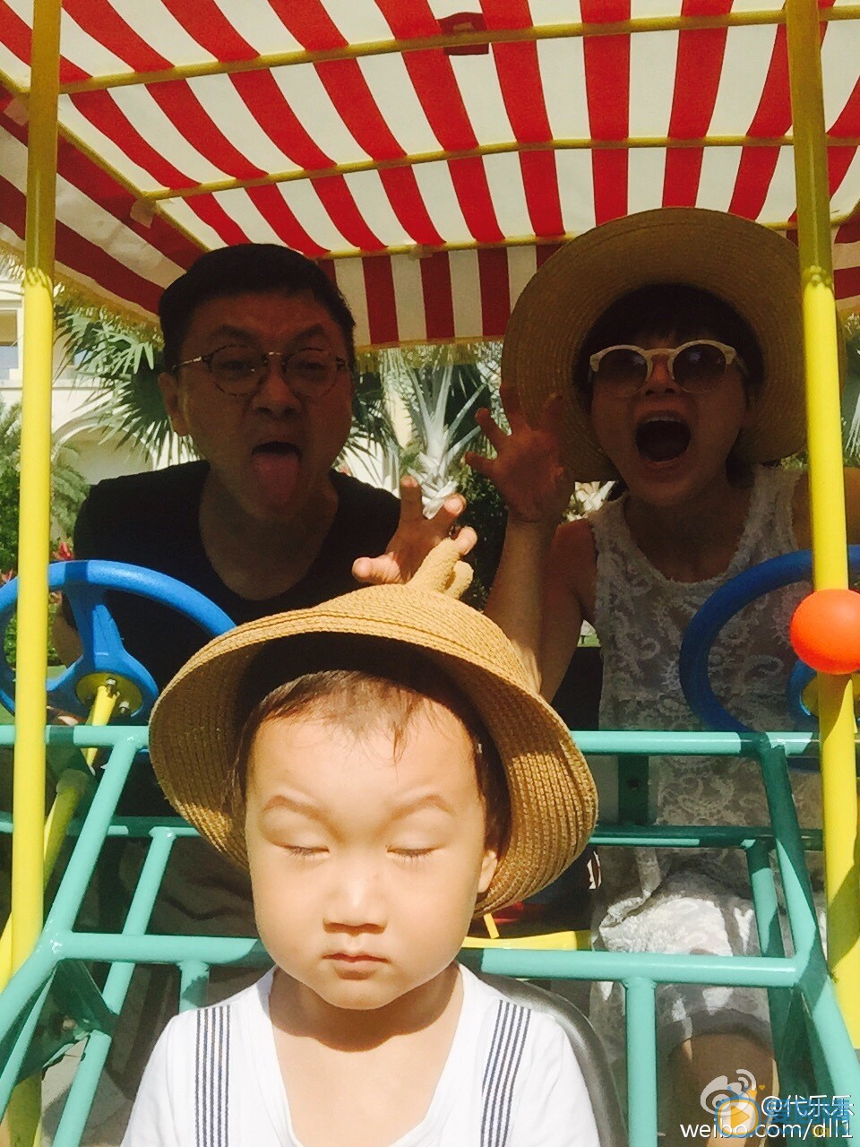 代乐乐全家福 代乐乐高清写真_代乐乐高清剧照