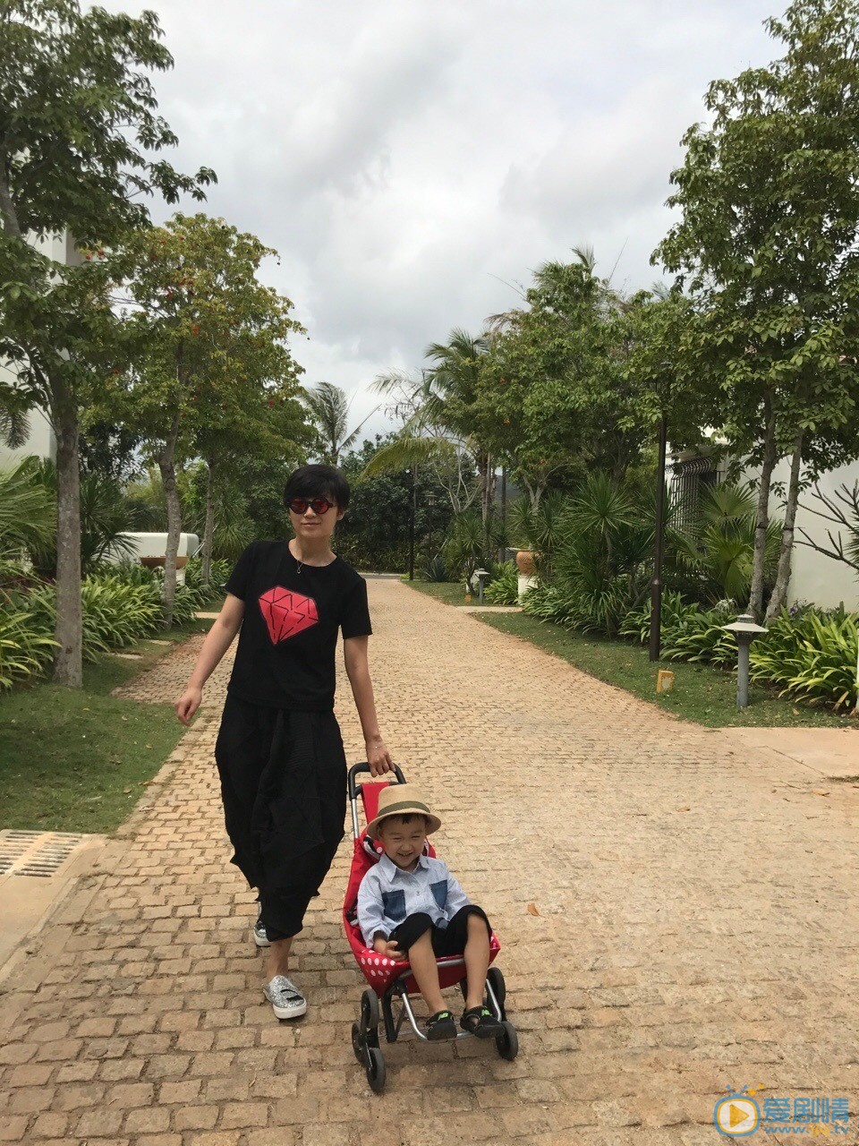 代乐乐亲子照 代乐乐高清写真_代乐乐高清剧照