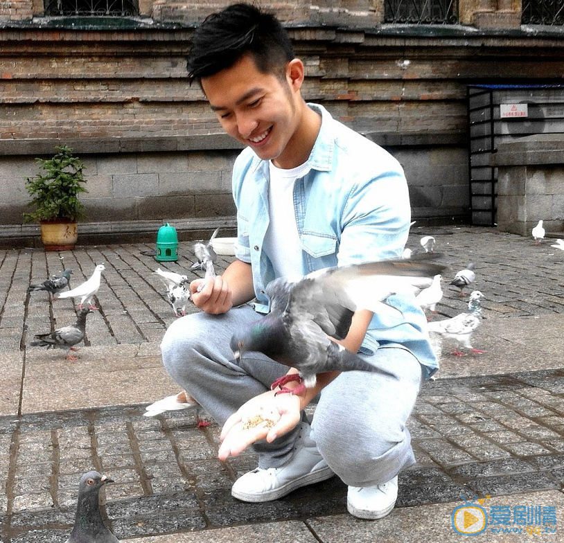 王关彭生活照 王关彭高清写真_王关彭高清剧照