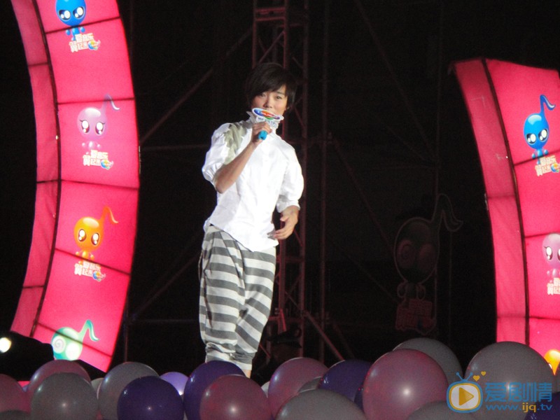 许飞巡演演唱会 许飞高清写真_许飞高清剧照