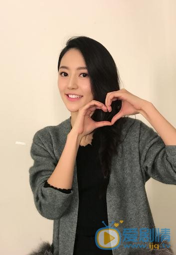 醉玲珑朵霞是谁演的？醉玲珑朵霞扮演者黄梦莹个人资料、写真及生活照
