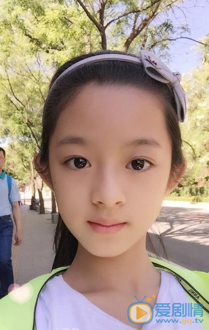 黄杨钿甜生活照 黄杨钿甜高清写真_黄杨钿甜高清剧照