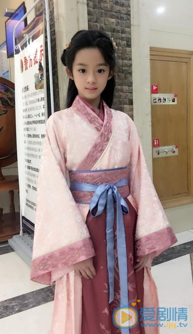 黄杨钿甜片场照 黄杨钿甜高清写真_黄杨钿甜高清剧照