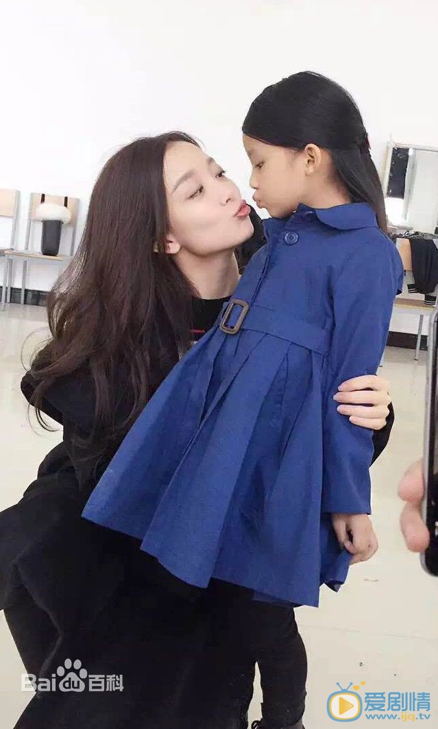 张婉儿明星合照 张婉儿高清写真_张婉儿高清剧照
