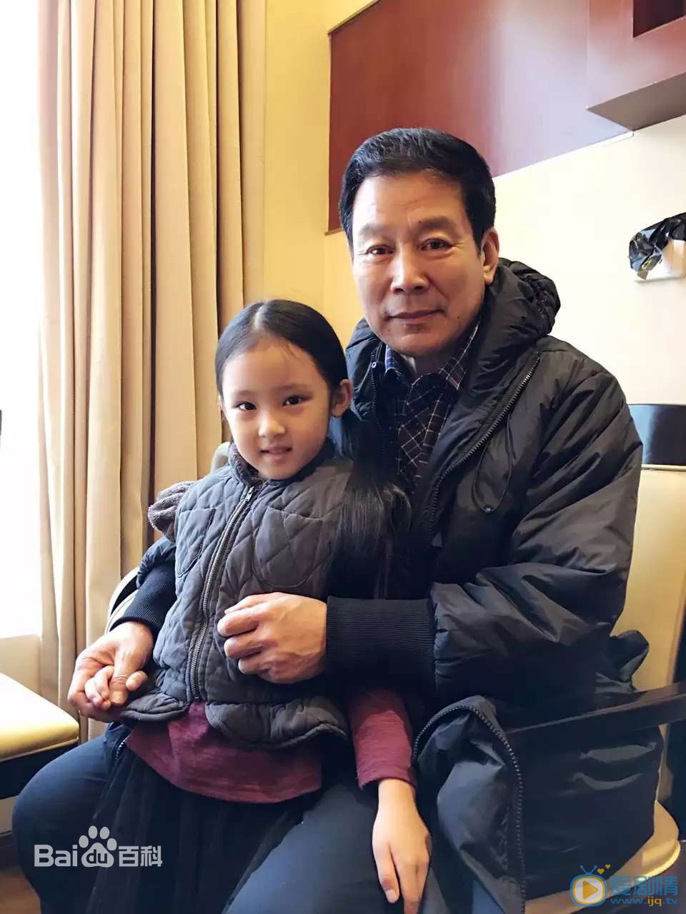 张婉儿明星合照 张婉儿高清写真_张婉儿高清剧照