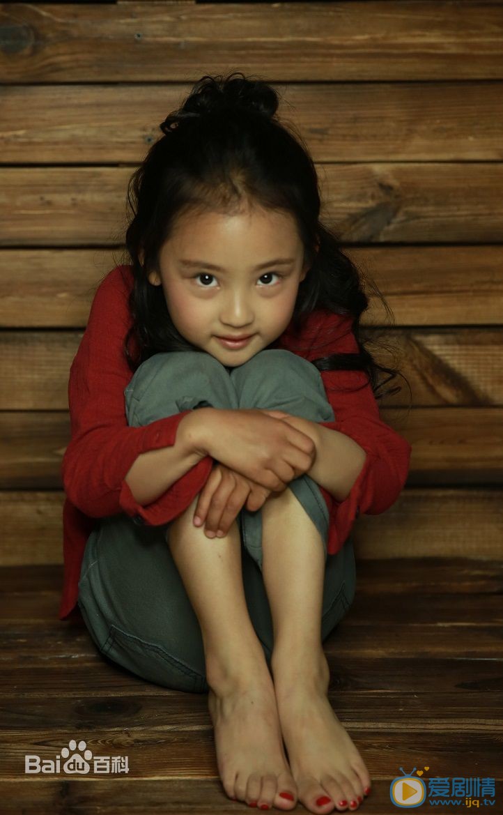 张婉儿红衣靓丽写真 张婉儿高清写真_张婉儿高清剧照