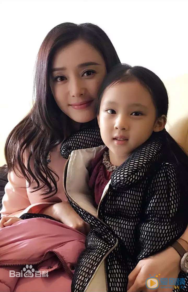 张婉儿明星合照 张婉儿高清写真_张婉儿高清剧照