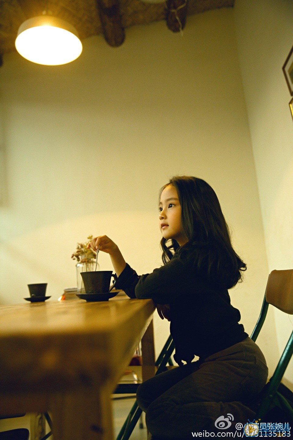 张婉儿文艺街拍写真 张婉儿高清写真_张婉儿高清剧照