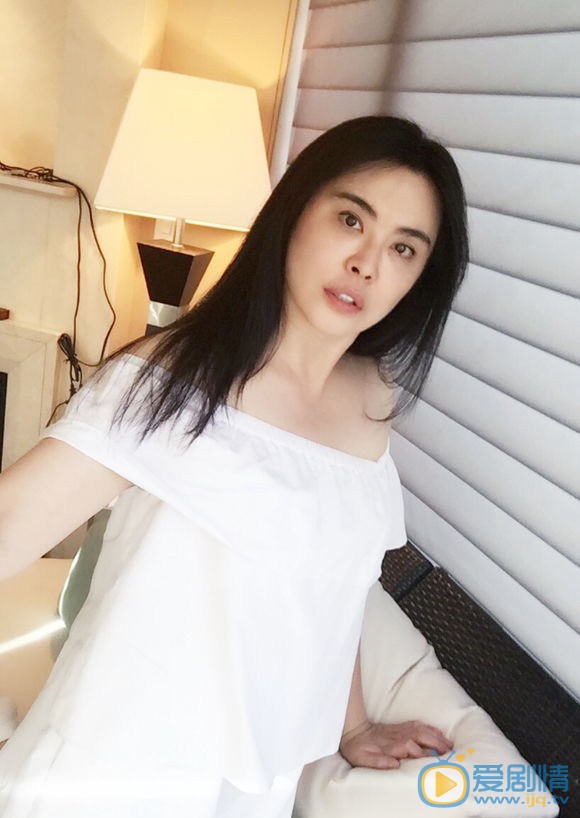 王祖贤近期自拍照 王祖贤高清写真_王祖贤高清剧照