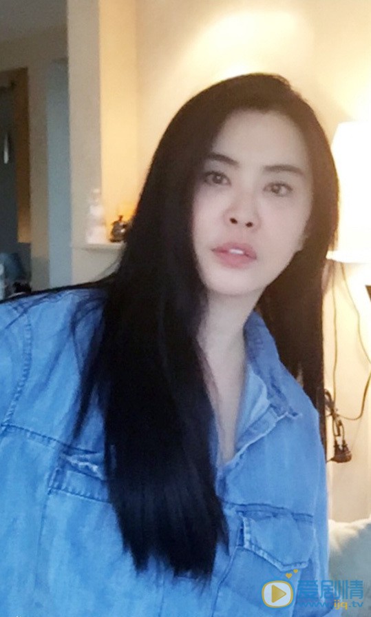王祖贤近期自拍照 王祖贤高清写真_王祖贤高清剧照