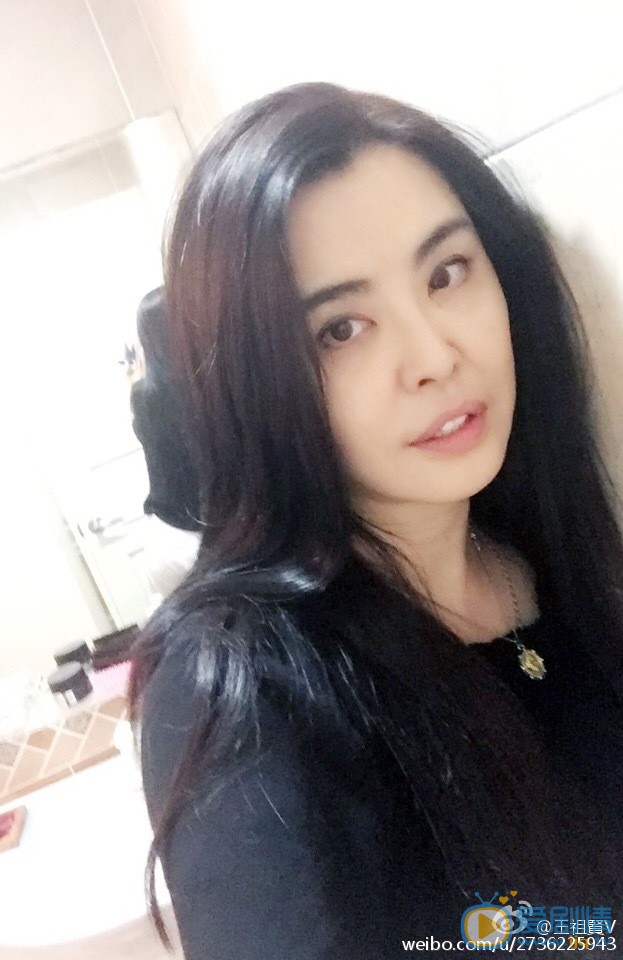 王祖贤近期自拍照 王祖贤高清写真_王祖贤高清剧照