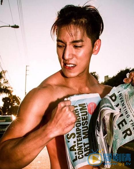 赵威霖肌肉写真 赵威霖高清写真_赵威霖高清剧照