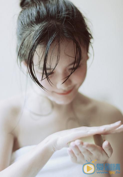 南笙湿发写真 南笙高清写真_南笙高清剧照