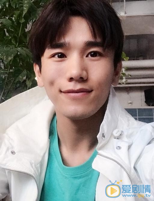 上白生活照 上白高清写真_上白高清剧照