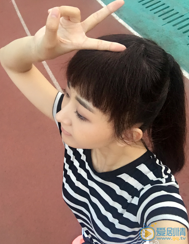 徐小飒卖萌照 徐小飒高清写真_徐小飒高清剧照