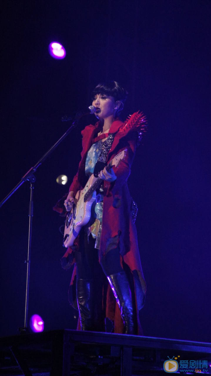 杨千嬅演唱会 杨千嬅高清写真_杨千嬅高清剧照