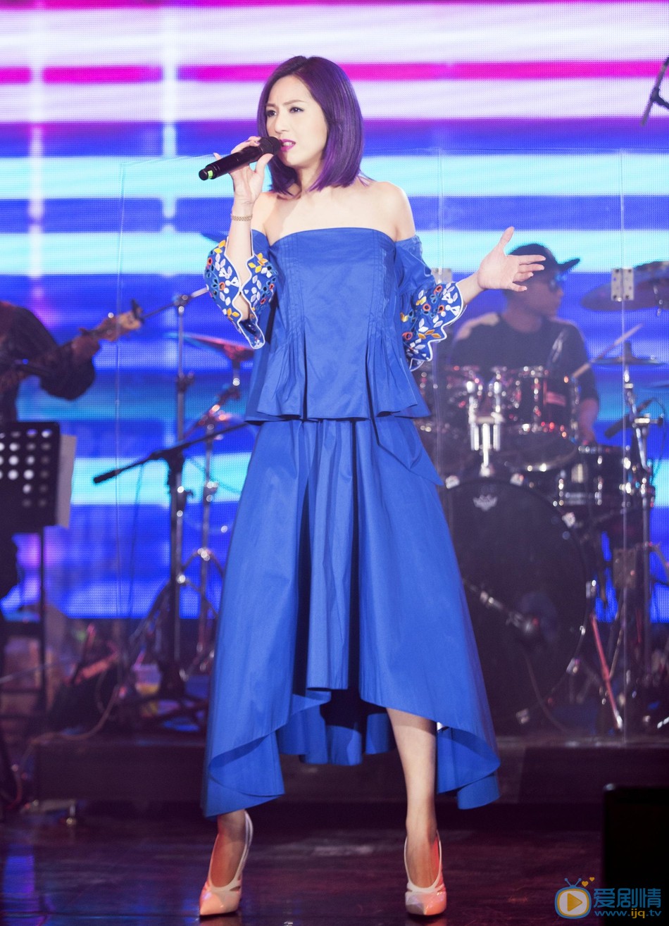 杨千嬅演唱会 杨千嬅高清写真_杨千嬅高清剧照