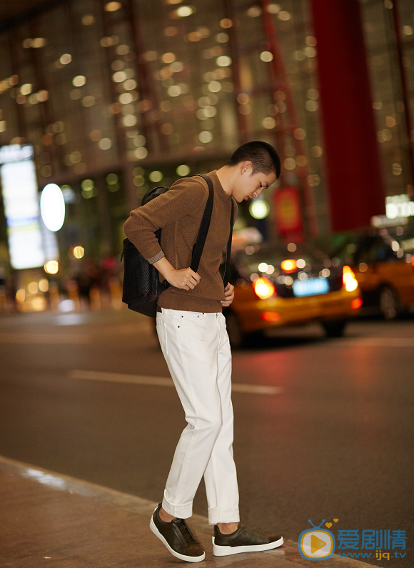 屈楚萧街拍写真 屈楚萧高清写真_屈楚萧高清剧照
