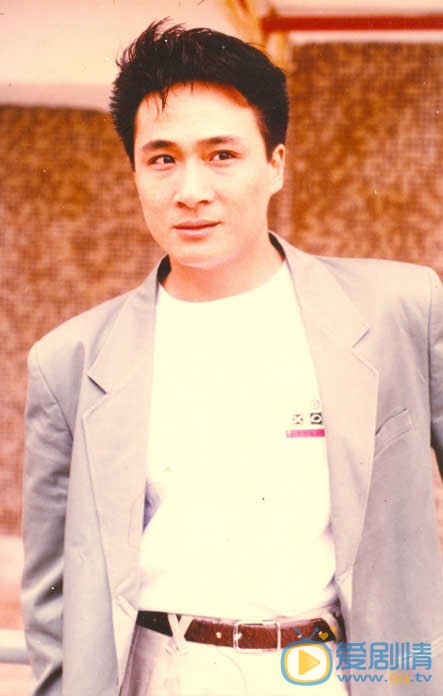 吴镇宇早期青涩照 吴镇宇高清写真_吴镇宇高清剧照