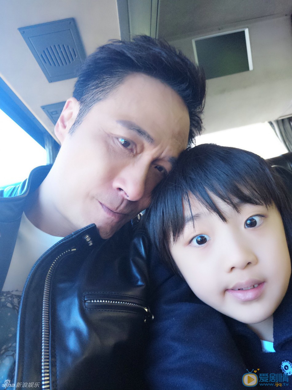 吴镇宇和儿子费曼合照 吴镇宇高清写真_吴镇宇高清剧照
