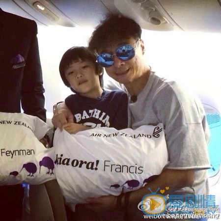 吴镇宇和儿子费曼合照 吴镇宇高清写真_吴镇宇高清剧照