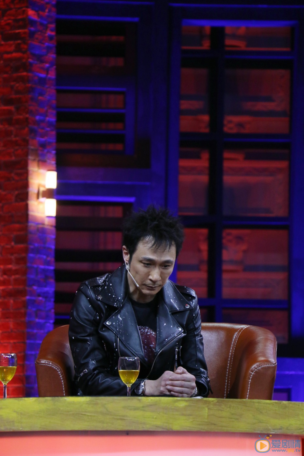 吴镇宇综艺节目照 吴镇宇高清写真_吴镇宇高清剧照