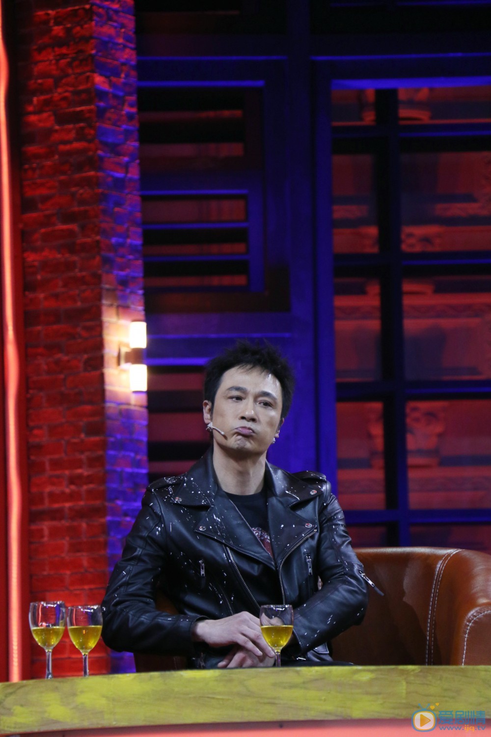 吴镇宇综艺节目照 吴镇宇高清写真_吴镇宇高清剧照