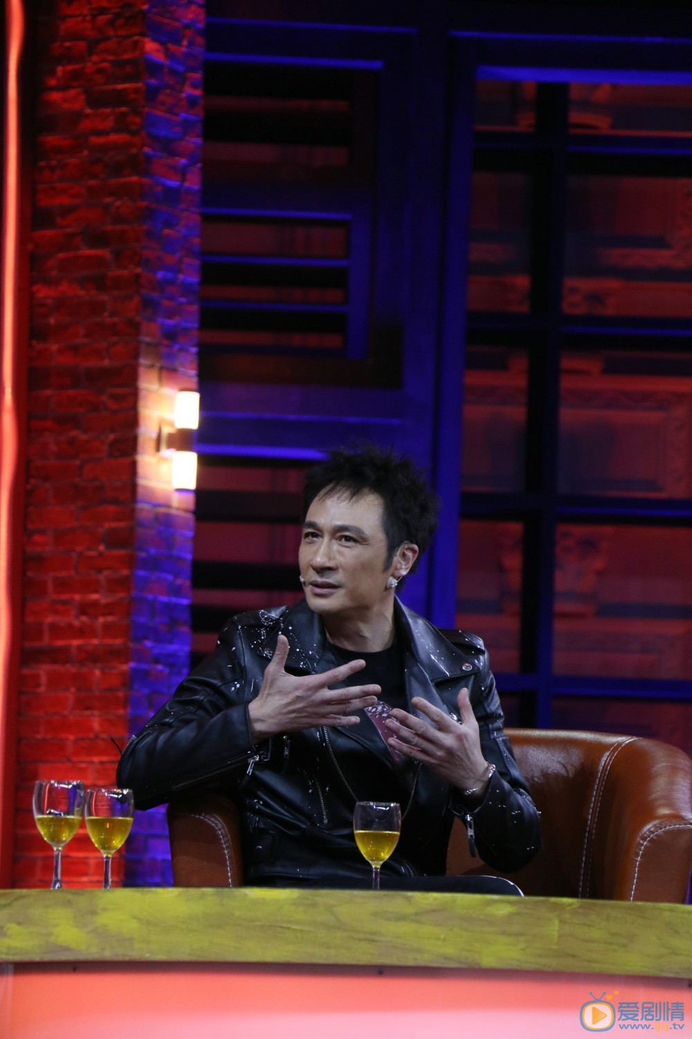 吴镇宇综艺节目照 吴镇宇高清写真_吴镇宇高清剧照