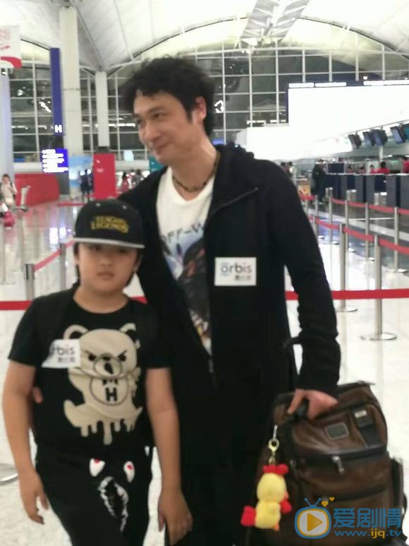 吴镇宇路透街拍 吴镇宇高清写真_吴镇宇高清剧照