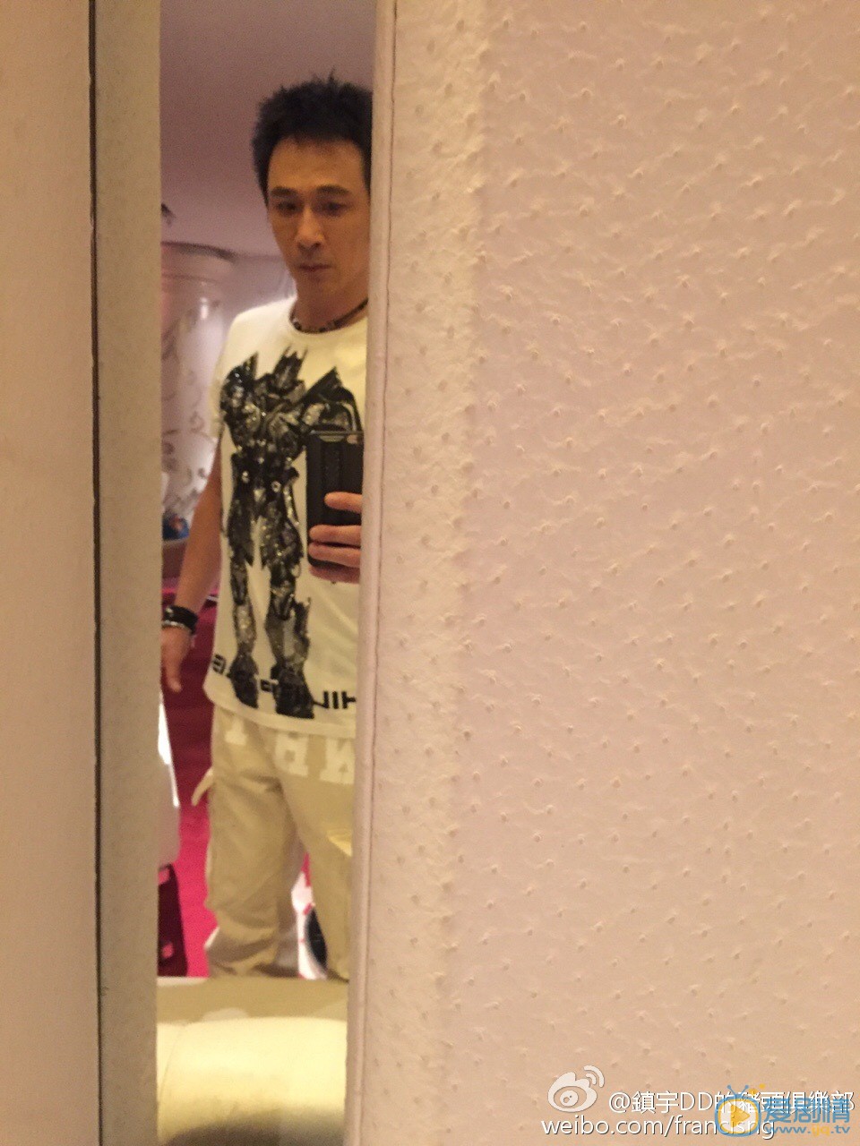 吴镇宇生活照 吴镇宇高清写真_吴镇宇高清剧照
