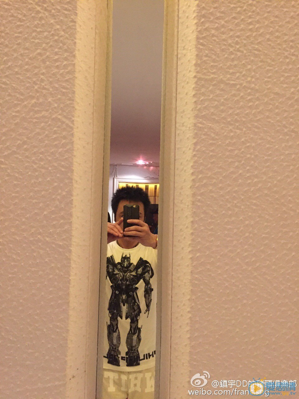吴镇宇生活照 吴镇宇高清写真_吴镇宇高清剧照