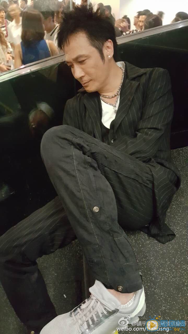 吴镇宇生活照 吴镇宇高清写真_吴镇宇高清剧照