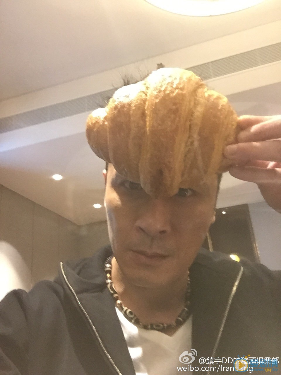 吴镇宇生活照 吴镇宇高清写真_吴镇宇高清剧照