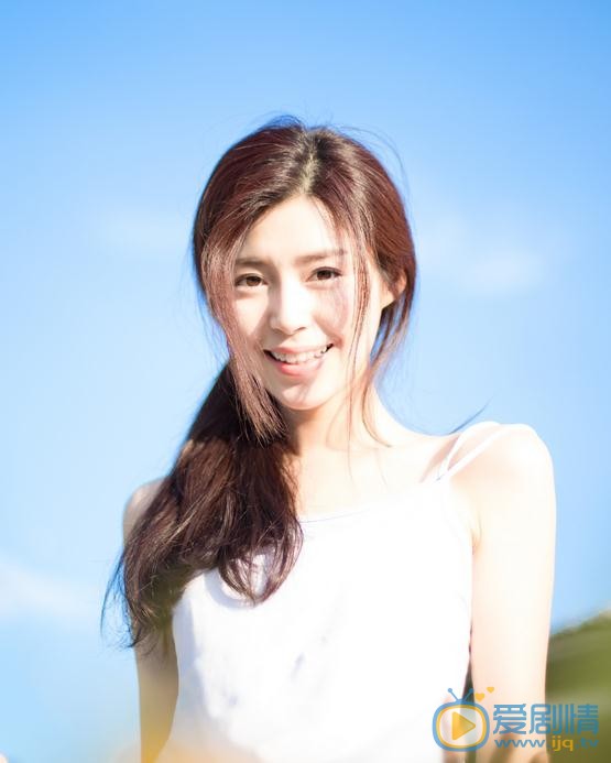 卢杉小性感写真 卢杉高清写真_卢杉高清剧照