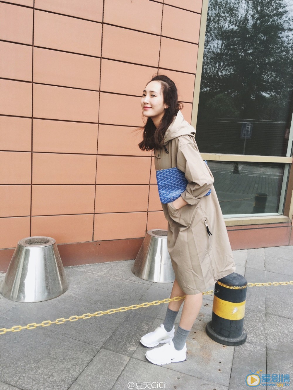 王紫璇时尚街拍 王紫璇高清写真_王紫璇高清剧照