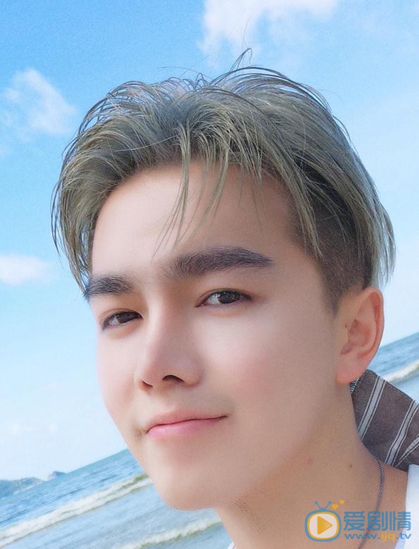王浩歌生活照 王浩歌高清写真_王浩歌高清剧照