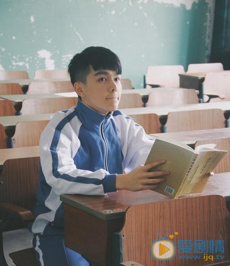 王浩歌校服写真 王浩歌高清写真_王浩歌高清剧照