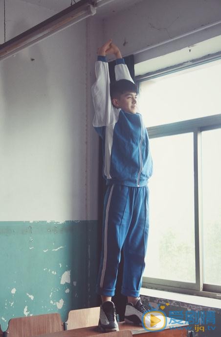 王浩歌校服写真 王浩歌高清写真_王浩歌高清剧照