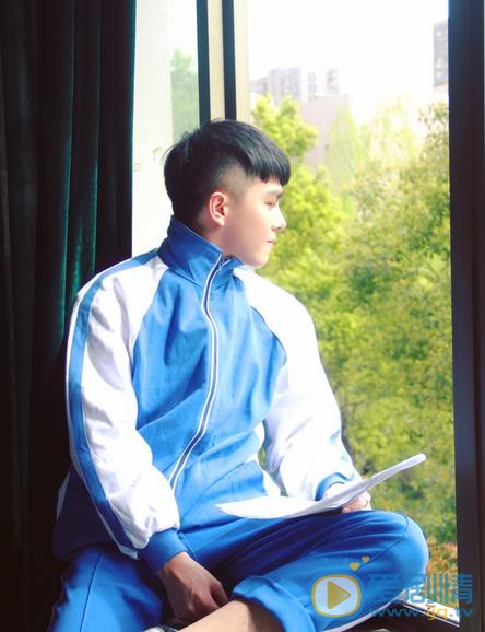 王浩歌校服写真 王浩歌高清写真_王浩歌高清剧照