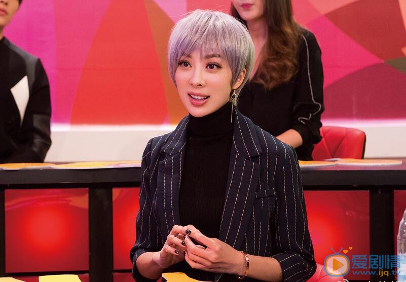 童苡萱《合伙人》剧照 童苡萱高清写真_童苡萱高清剧照