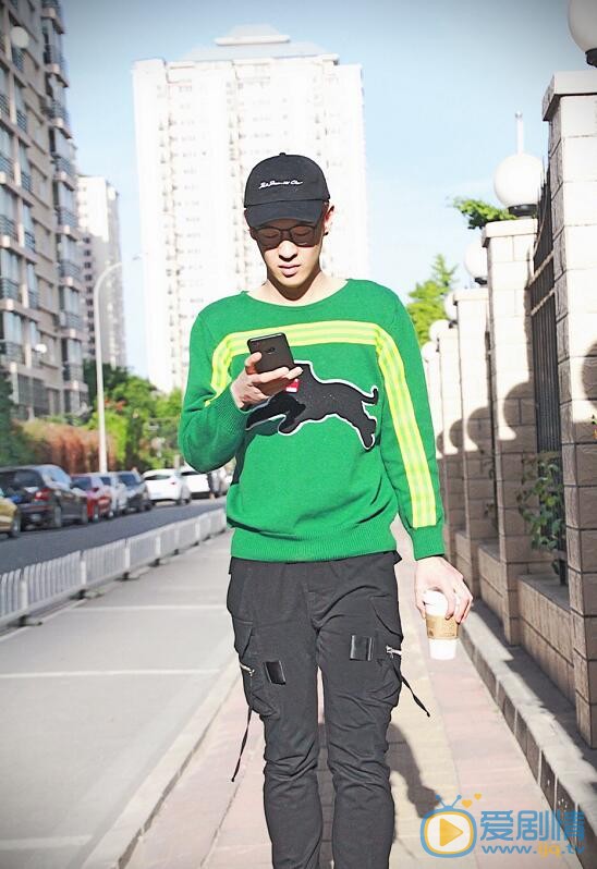 张奕聪生活照 张奕聪高清写真_张奕聪高清剧照
