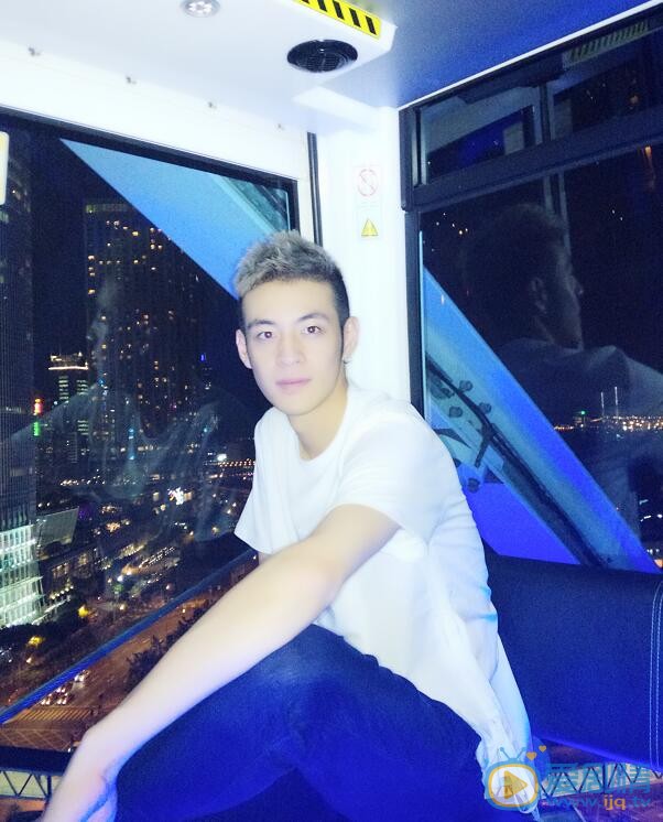 张奕聪生活照 张奕聪高清写真_张奕聪高清剧照